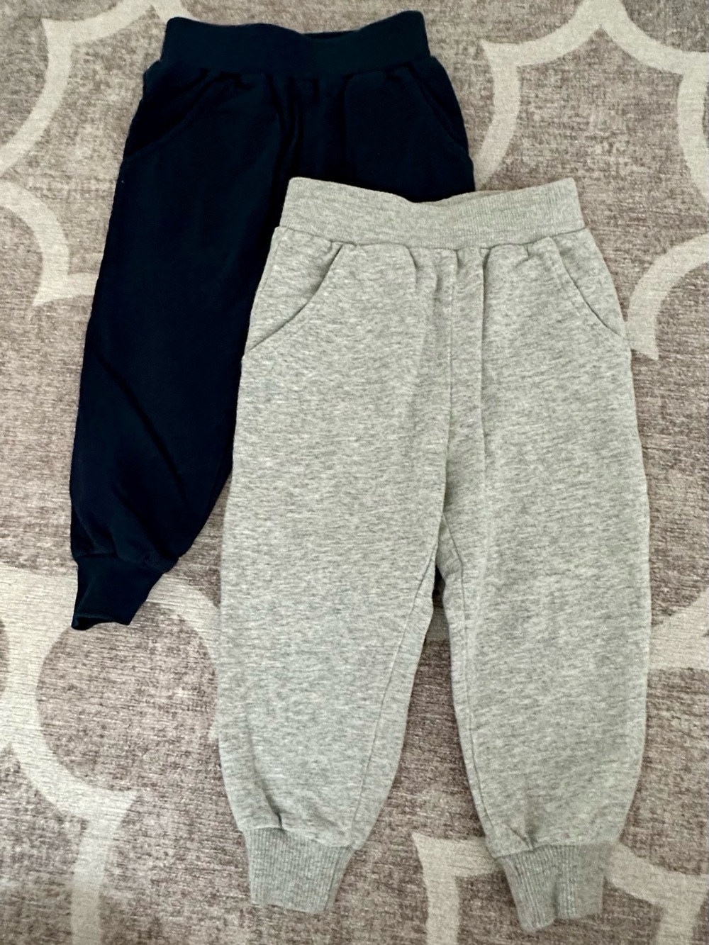 Kids Sweatpants Jogger Set - Gray & Black Size 2T-3T equivalent